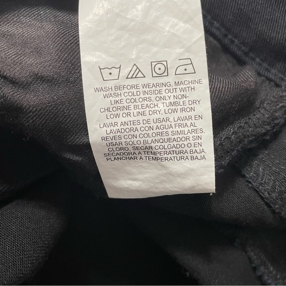 Rock & Rebublic Kendall Mid Rise Capri in Black NWT Women's Size 12 - Picture 6 of 14